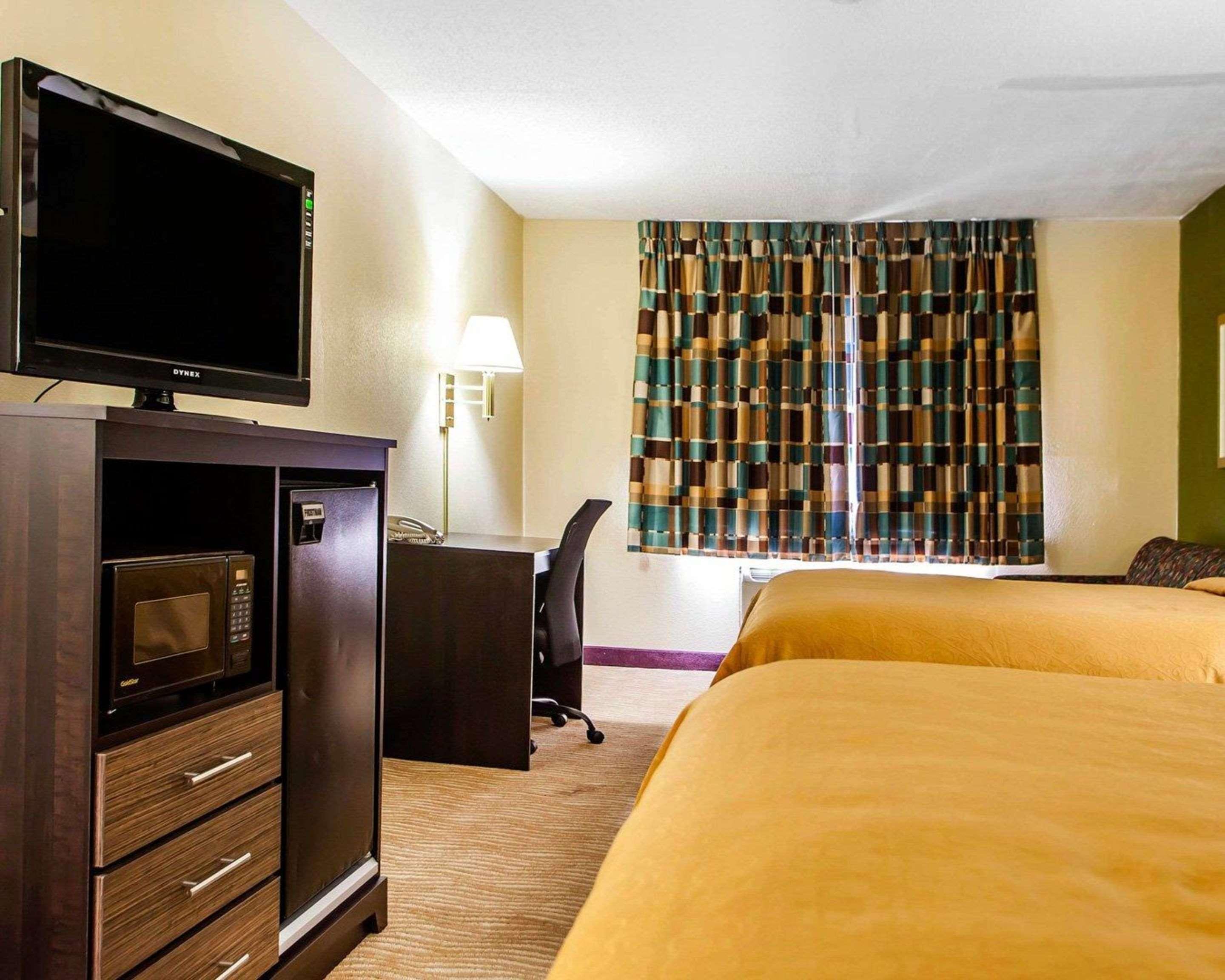 Quality Inn & Suites Champaign Exterior photo
